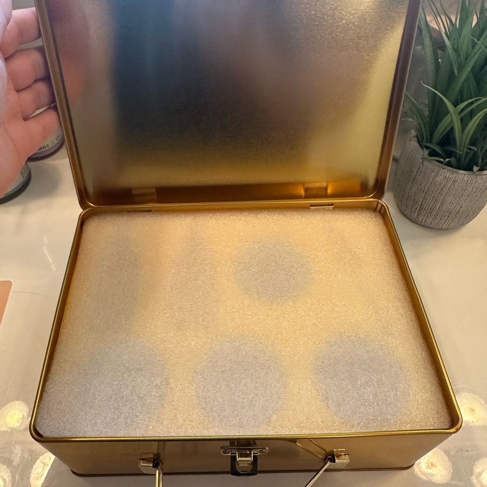 Truly Hard Case - Picture 5 of 8